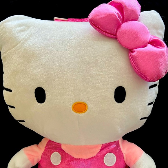 Hello Kitty back pack - Picture 2 of 3